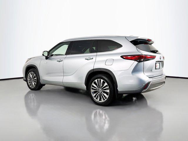 used 2020 Toyota Highlander Hybrid car, priced at $39,875