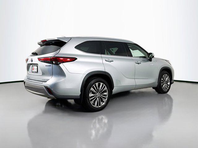 used 2020 Toyota Highlander Hybrid car, priced at $39,875