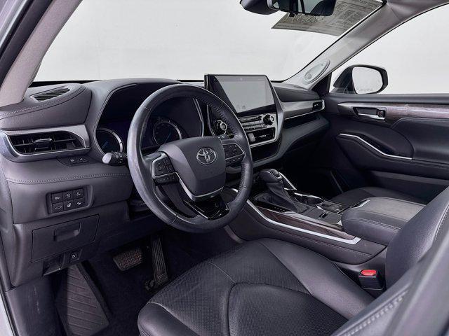 used 2020 Toyota Highlander Hybrid car, priced at $39,875