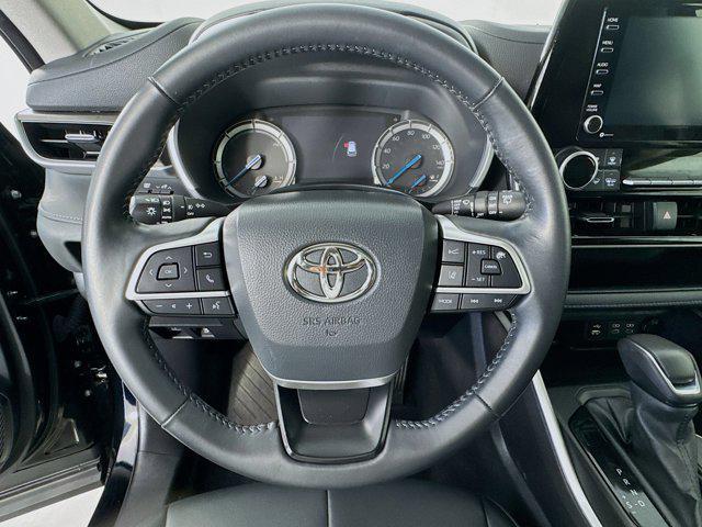 used 2022 Toyota Highlander Hybrid car, priced at $45,192