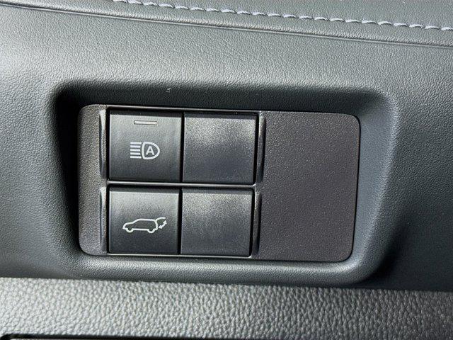 used 2022 Toyota Highlander Hybrid car, priced at $45,192