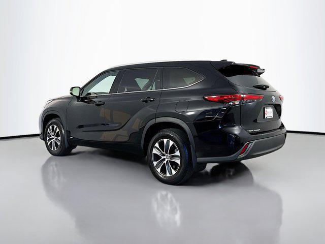 used 2022 Toyota Highlander Hybrid car, priced at $45,192