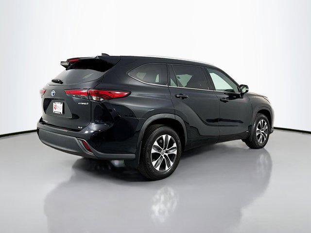 used 2022 Toyota Highlander Hybrid car, priced at $45,192