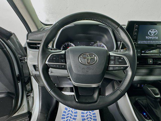 used 2022 Toyota Highlander car, priced at $42,977