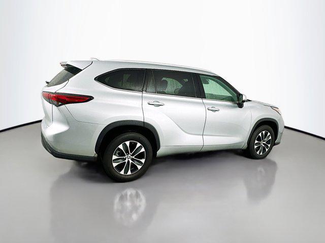 used 2022 Toyota Highlander car, priced at $42,977
