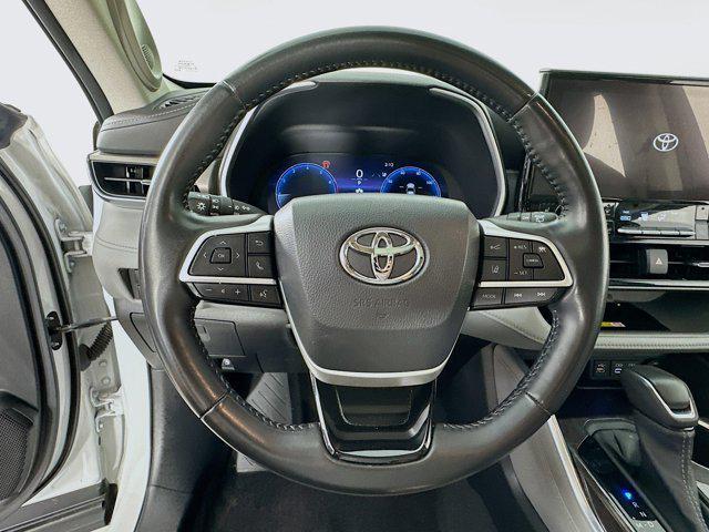 used 2023 Toyota Highlander car, priced at $42,977