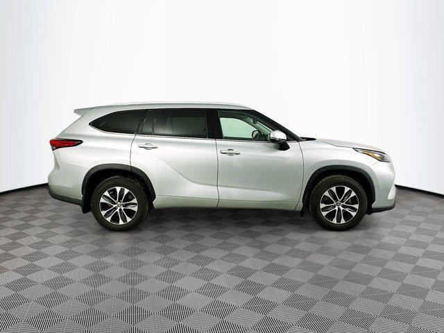 used 2022 Toyota Highlander car, priced at $36,907