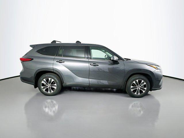 used 2022 Toyota Highlander car, priced at $42,977
