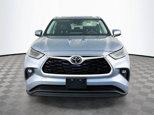used 2022 Toyota Highlander car, priced at $43,477