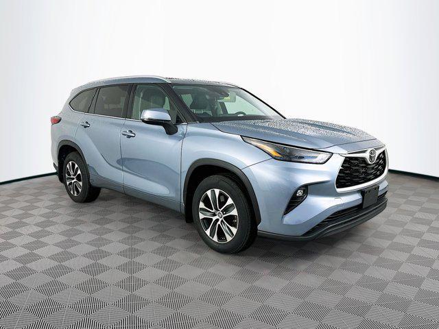 used 2022 Toyota Highlander car