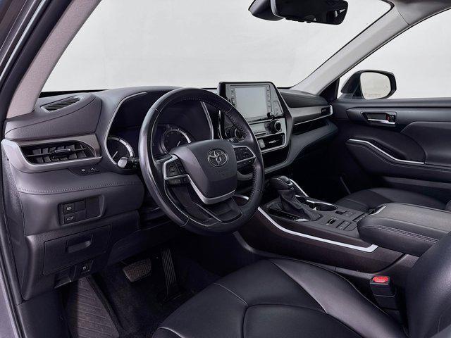 used 2022 Toyota Highlander car, priced at $42,426