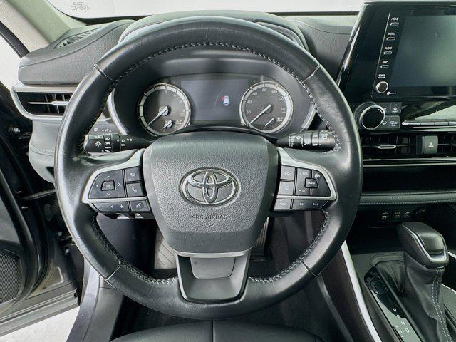 used 2022 Toyota Highlander car, priced at $42,426