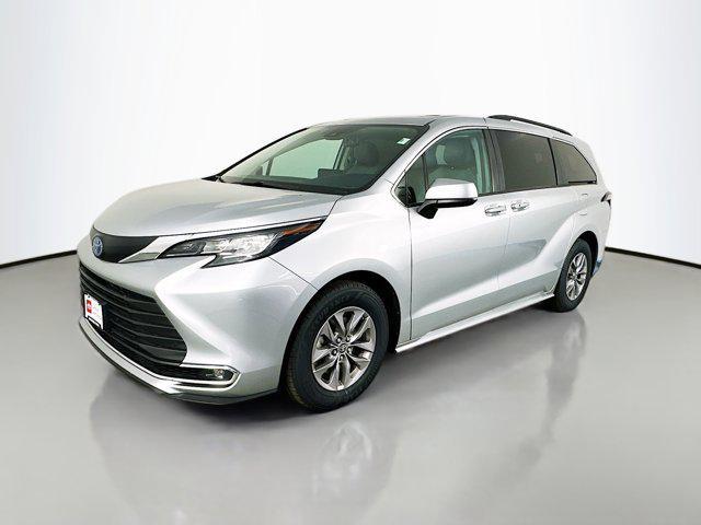 used 2023 Toyota Sienna car, priced at $43,977