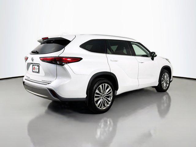 used 2022 Toyota Highlander car, priced at $49,773