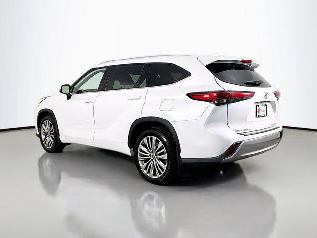 used 2022 Toyota Highlander car, priced at $49,773