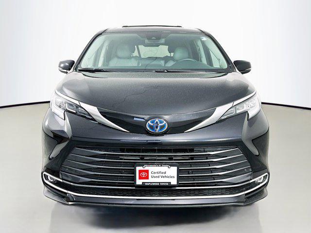 used 2024 Toyota Sienna car, priced at $58,977
