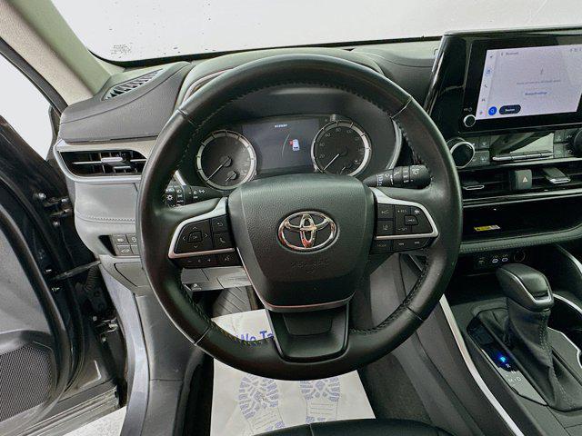 used 2023 Toyota Highlander car, priced at $39,977