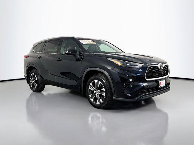 used 2022 Toyota Highlander car, priced at $40,875