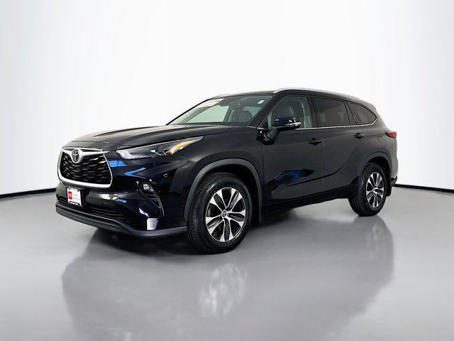 used 2022 Toyota Highlander car, priced at $40,875