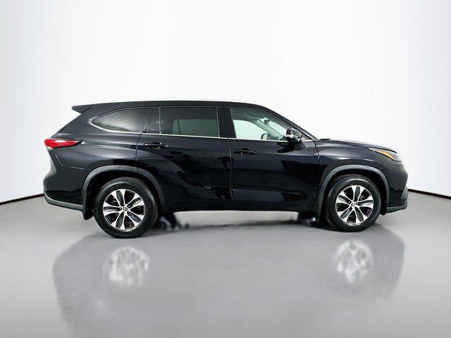 used 2022 Toyota Highlander car, priced at $40,875