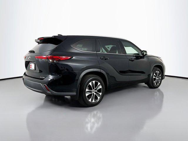 used 2022 Toyota Highlander car, priced at $40,875