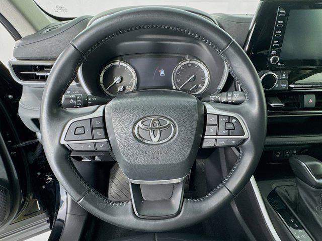 used 2022 Toyota Highlander car, priced at $40,875
