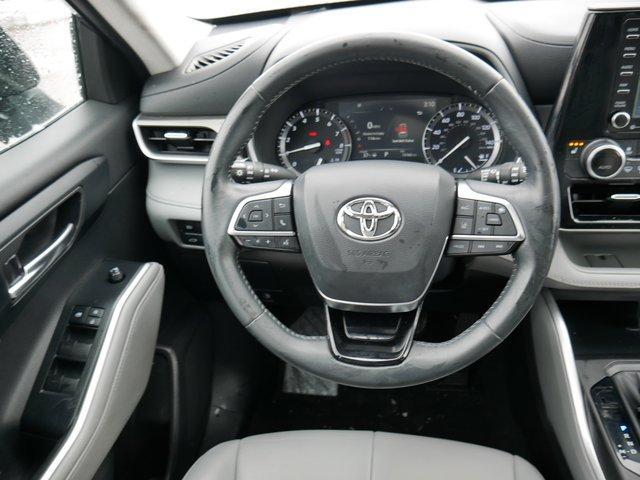 used 2021 Toyota Highlander car, priced at $40,977