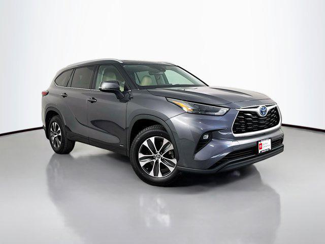 used 2022 Toyota Highlander Hybrid car, priced at $43,875