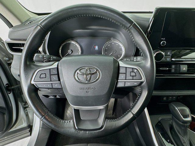 used 2023 Toyota Highlander car, priced at $35,877