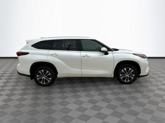 used 2021 Toyota Highlander car, priced at $37,977