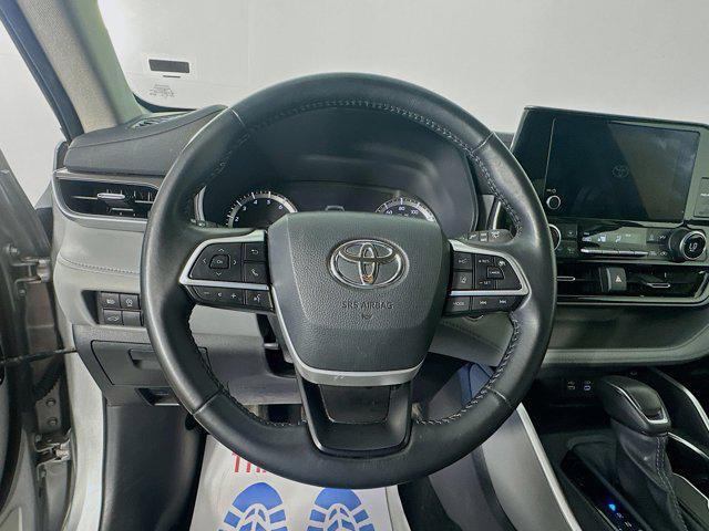 used 2023 Toyota Highlander car, priced at $37,977