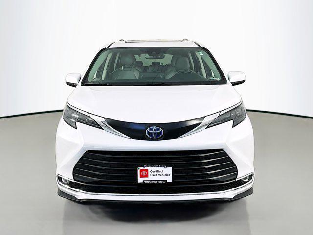 used 2024 Toyota Sienna car, priced at $46,977