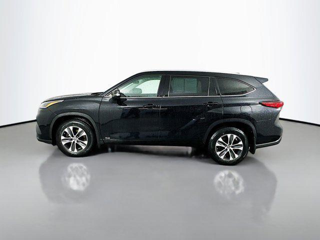 used 2021 Toyota Highlander Hybrid car, priced at $37,477
