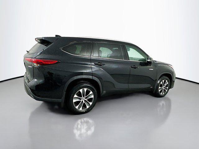 used 2021 Toyota Highlander Hybrid car, priced at $37,477