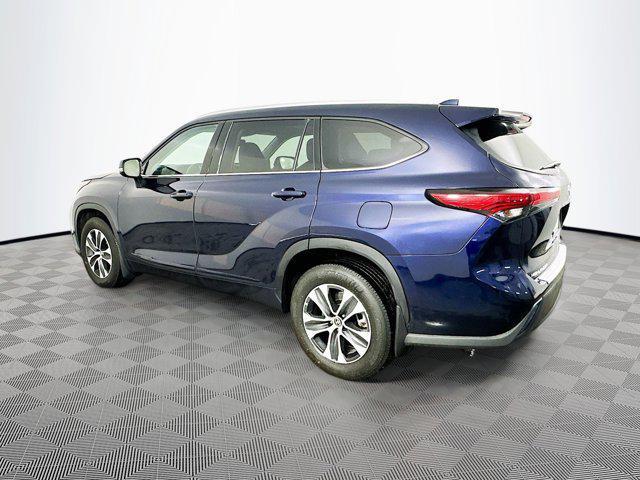 used 2022 Toyota Highlander car, priced at $39,741