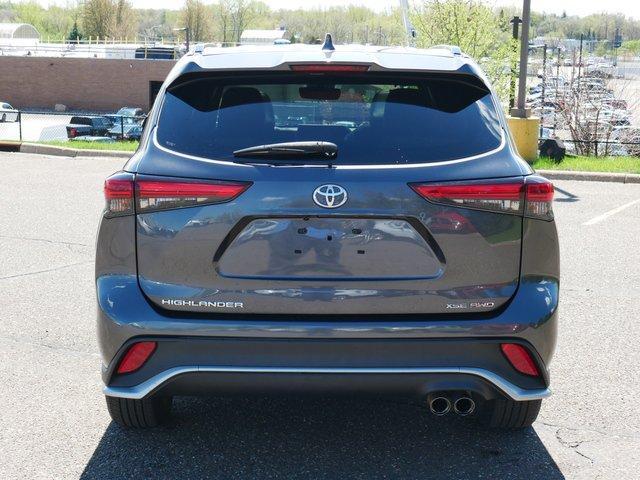 used 2021 Toyota Highlander car, priced at $40,977