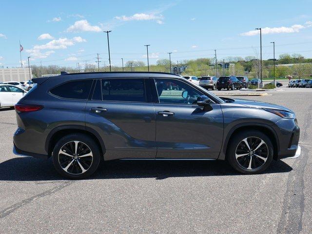 used 2021 Toyota Highlander car, priced at $40,977