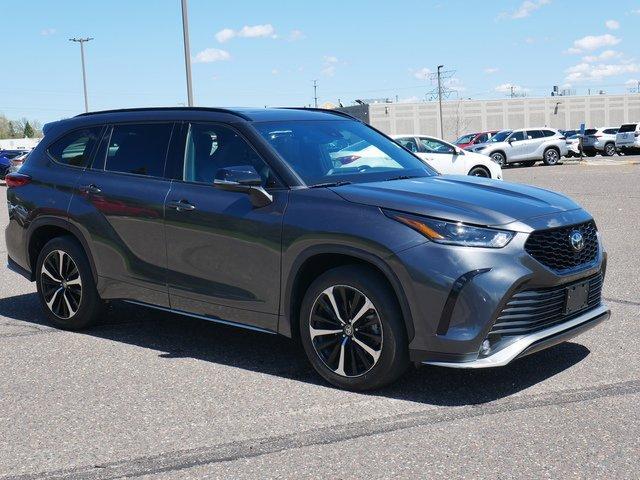 used 2021 Toyota Highlander car, priced at $40,977