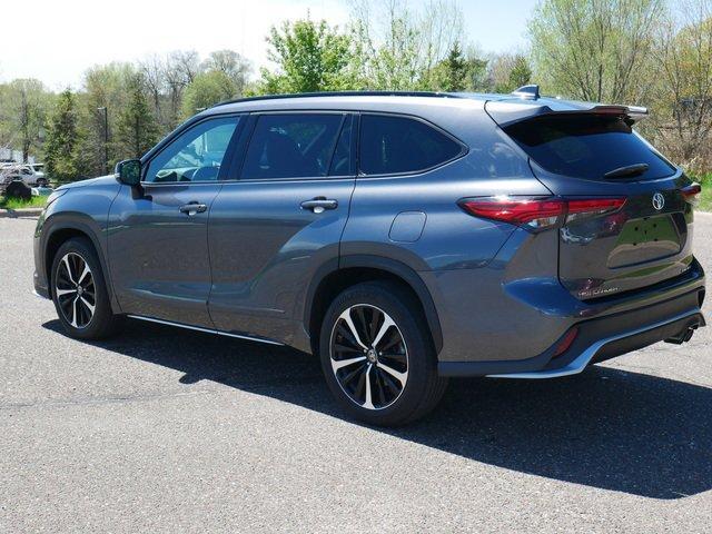 used 2021 Toyota Highlander car, priced at $40,977