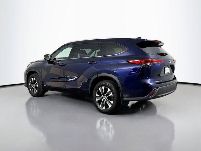 used 2022 Toyota Highlander Hybrid car, priced at $40,814