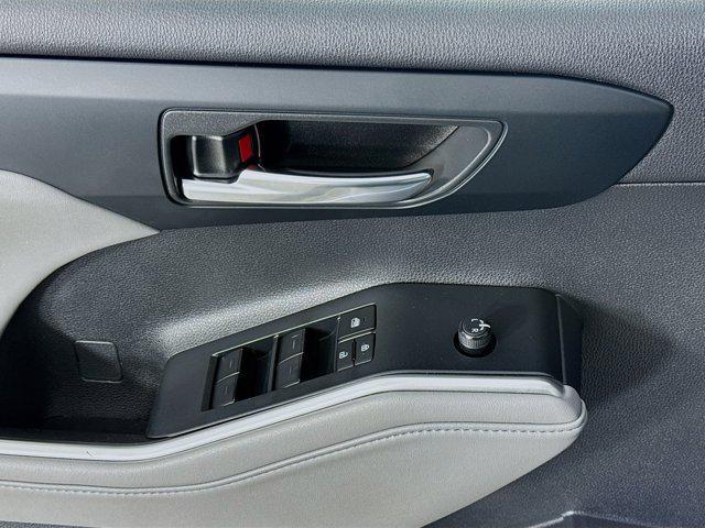 used 2022 Toyota Highlander Hybrid car, priced at $40,814