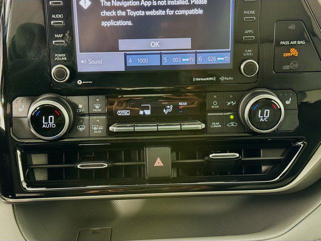 used 2022 Toyota Highlander Hybrid car, priced at $40,814