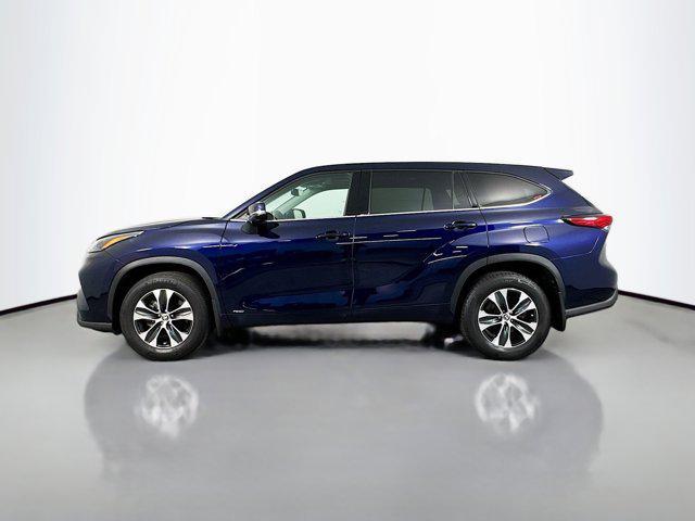 used 2022 Toyota Highlander Hybrid car, priced at $40,814