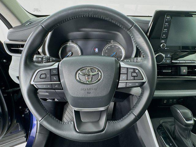 used 2022 Toyota Highlander Hybrid car, priced at $40,814