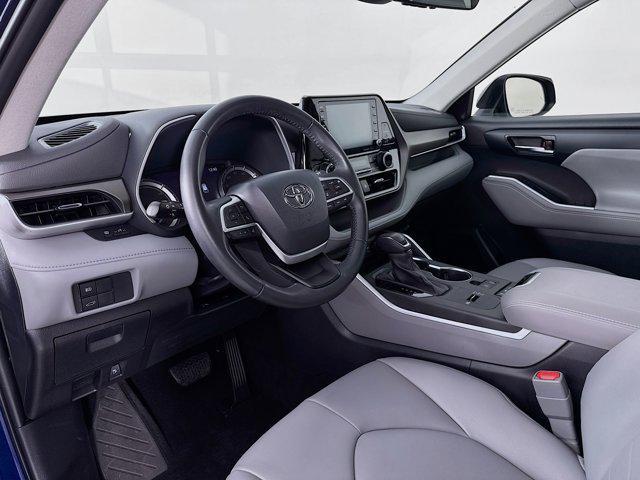 used 2022 Toyota Highlander Hybrid car, priced at $40,814
