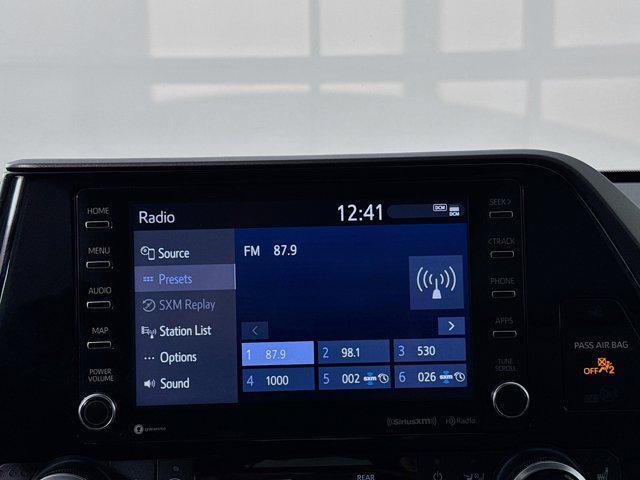 used 2022 Toyota Highlander Hybrid car, priced at $40,814