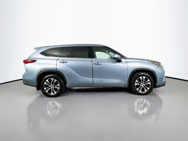 used 2021 Toyota Highlander Hybrid car, priced at $43,875