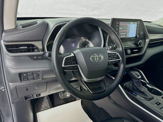 used 2022 Toyota Highlander car, priced at $44,977