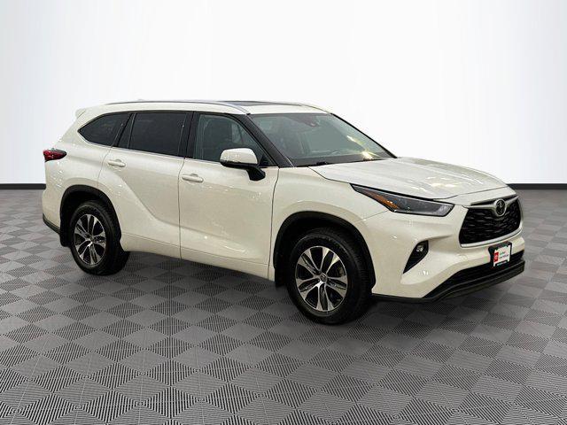 used 2021 Toyota Highlander car, priced at $38,973