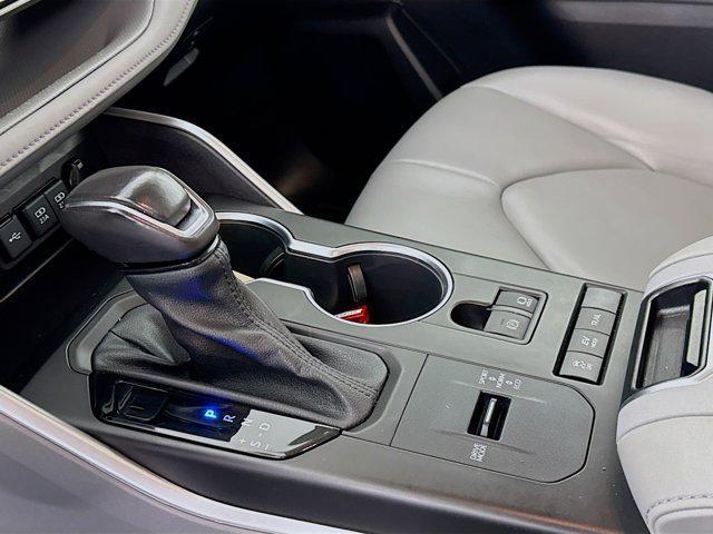 used 2021 Toyota Highlander Hybrid car, priced at $38,977